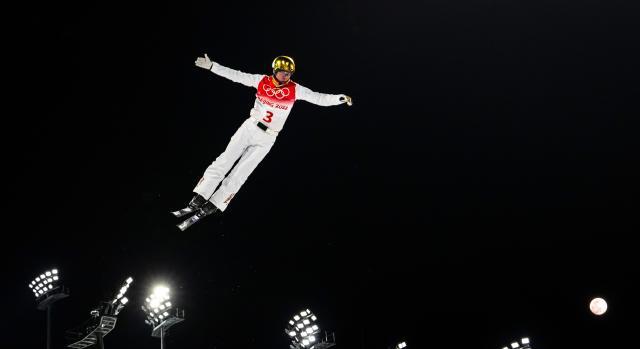 开云体育官方网-老将犹勇!齐广璞贾宗洋一跳直通决赛 俄名将爆冷