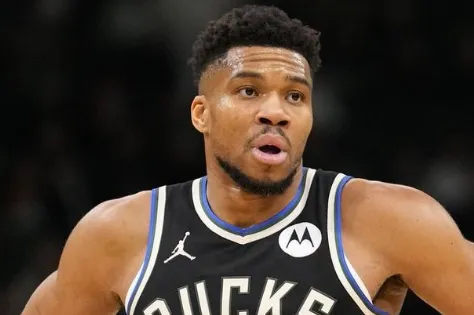 开云体育官方网址-美记:在阿德托昆博正式提出离队前,雄鹿都不会交易他