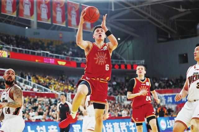 CBA联赛战火重燃 山西男篮主场告捷