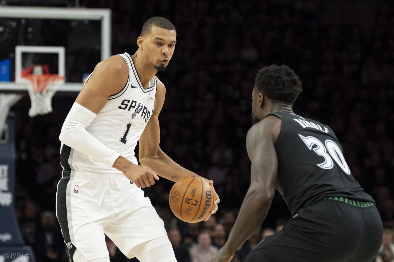 开云体育官方网-一战狂刷9项NBA纪录!上帝是多偏心,创造出文班这样的怪物